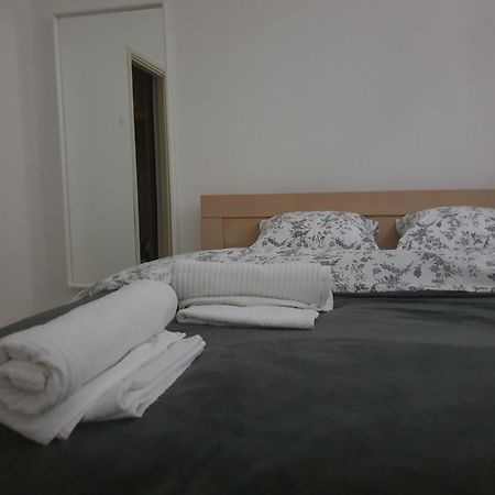 Novi Apartman 19 ฟอชา ภายนอก รูปภาพ