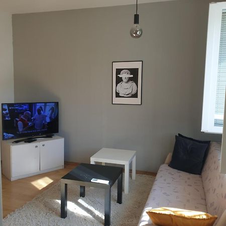 Novi Apartman 19 ฟอชา ภายนอก รูปภาพ