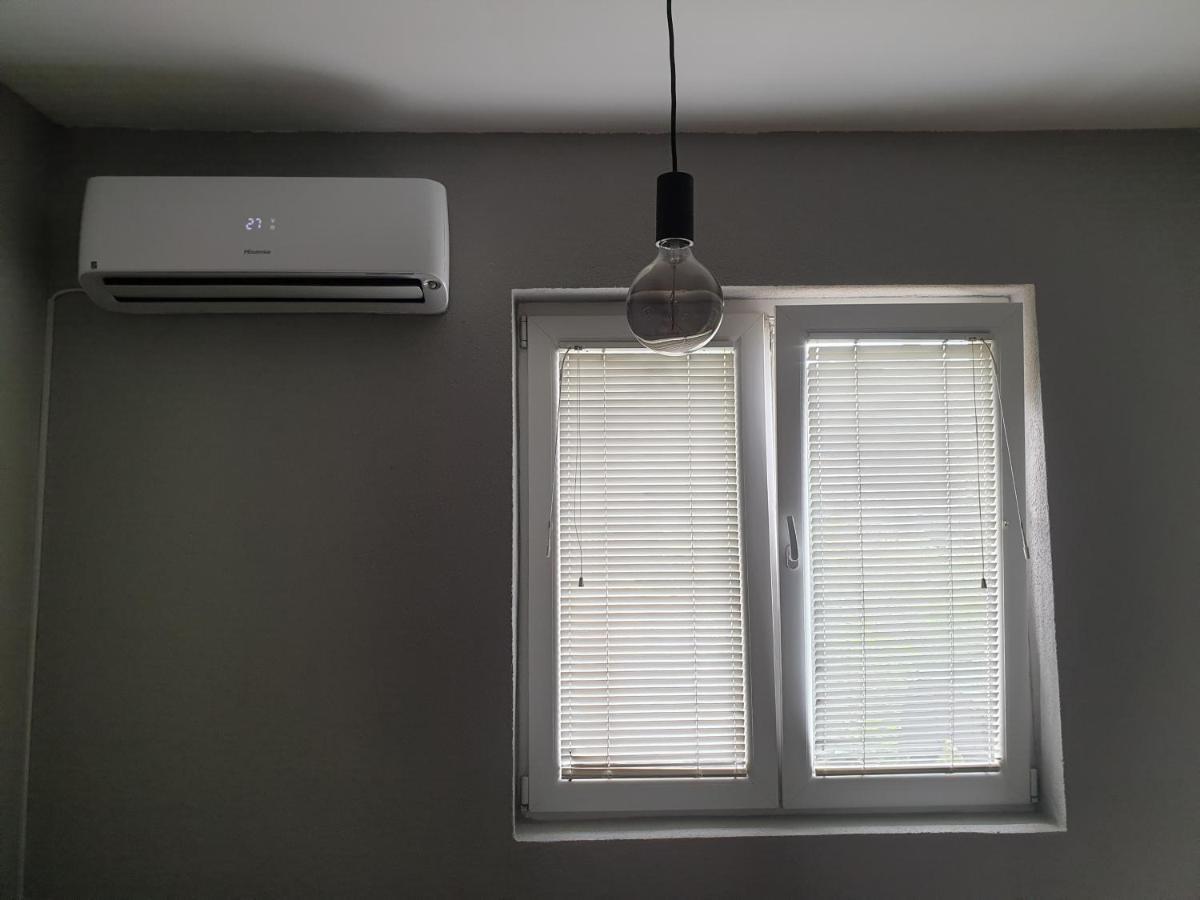 Novi Apartman 19 ฟอชา ภายนอก รูปภาพ